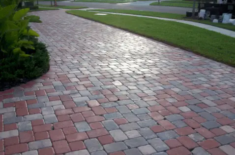 How To Clean Brick Pavers With Vinegar, Cleaning Patio Pavers With Dawn